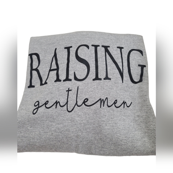 Ladies Medium Sweater - Picture 2 of 3